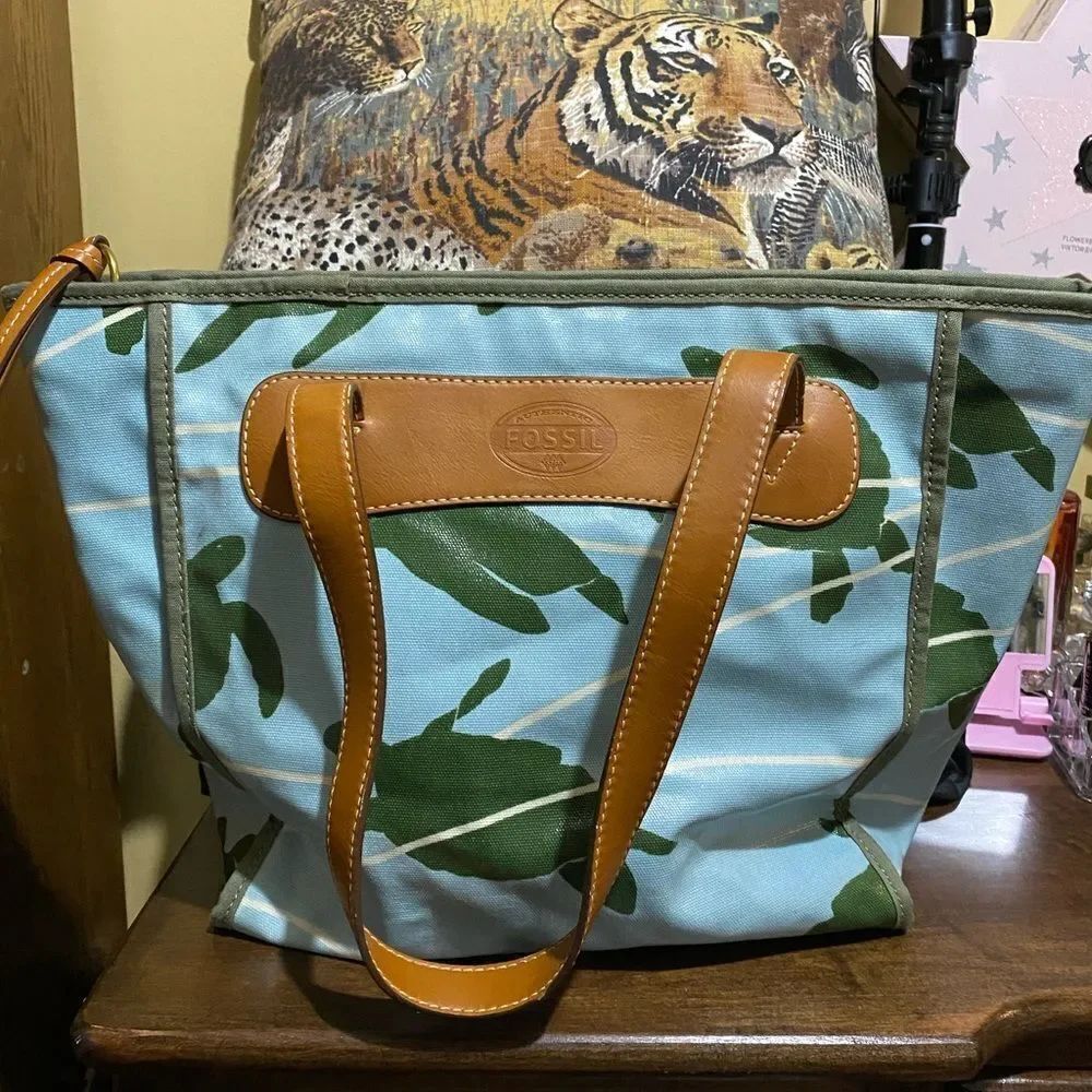 FOSSIL Turtle Tote Shoulder Bag Coated Canvas Zip Top Shopper Purse